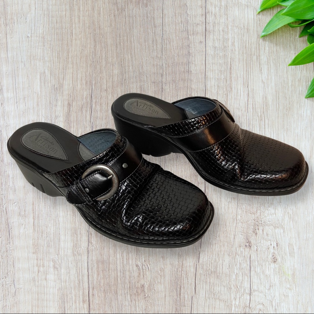 Clark’s Artisan Collection Black Shoes - Size 8M